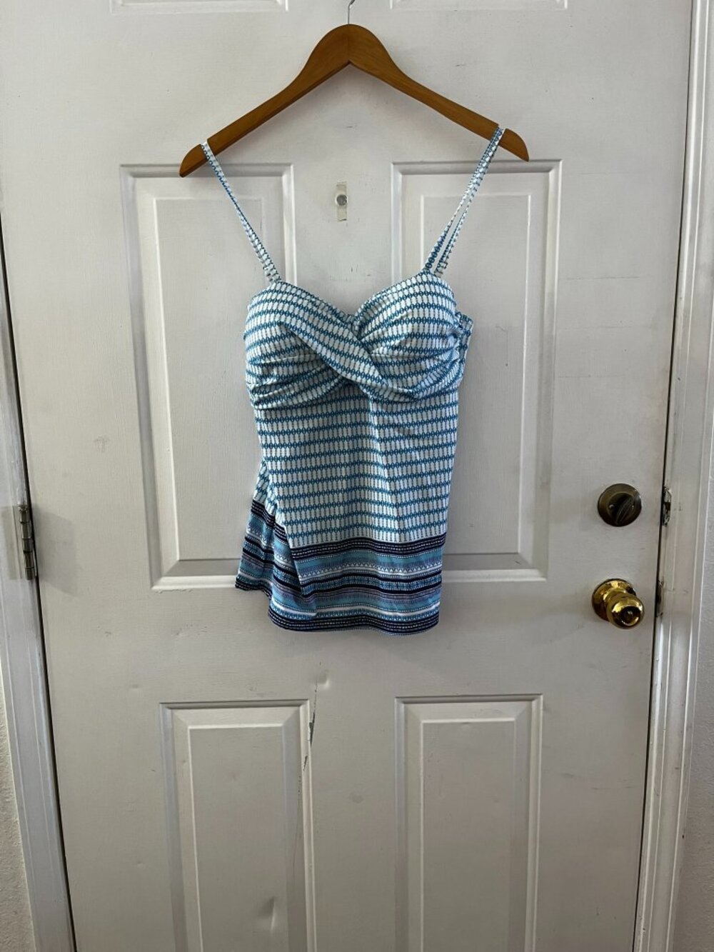 Cabana Life Woman's Blue Summer Striped Tankini Top Sz Lr
